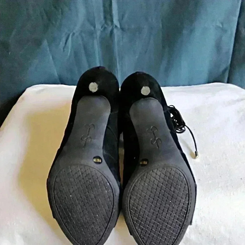 Jessica Simpson Heels - Picture 3 of 3